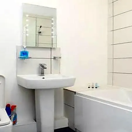 Live In Grange Apartment Leeds (West Yorkshire)