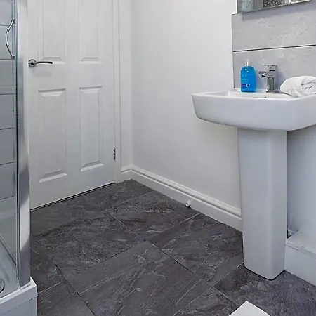 Apartment Live In Grange *