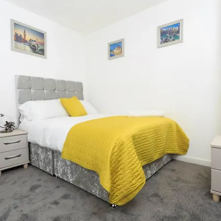 Live In Grange Leeds (West Yorkshire)